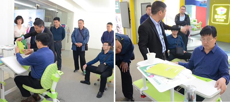 lehu88乐虎国际董事长王洪贵先生为山东教育系统领导讲解学习桌的功能